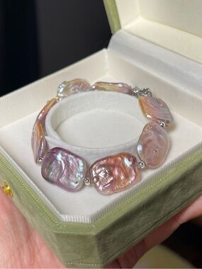 Freshwater Pearl Baroque Bracelet - Iridescent Pink